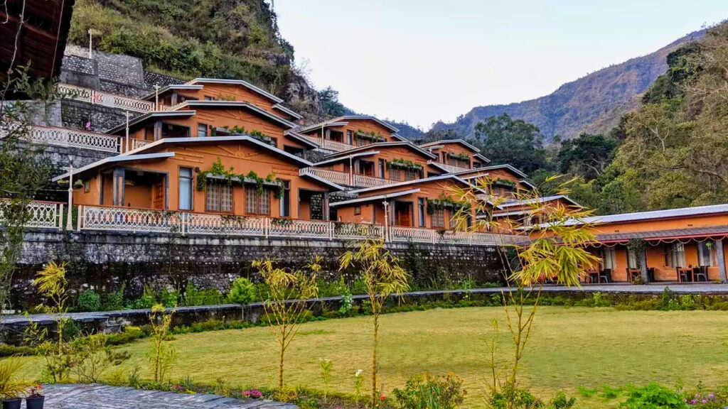 Rishikesh Yogpeeth- Yoga Retreat in Rishikesh