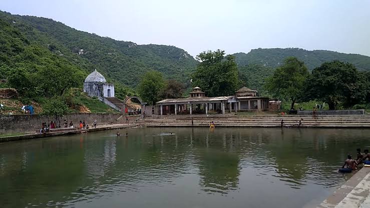 Rishikund Waterfall- Waterfall in Rishikesh