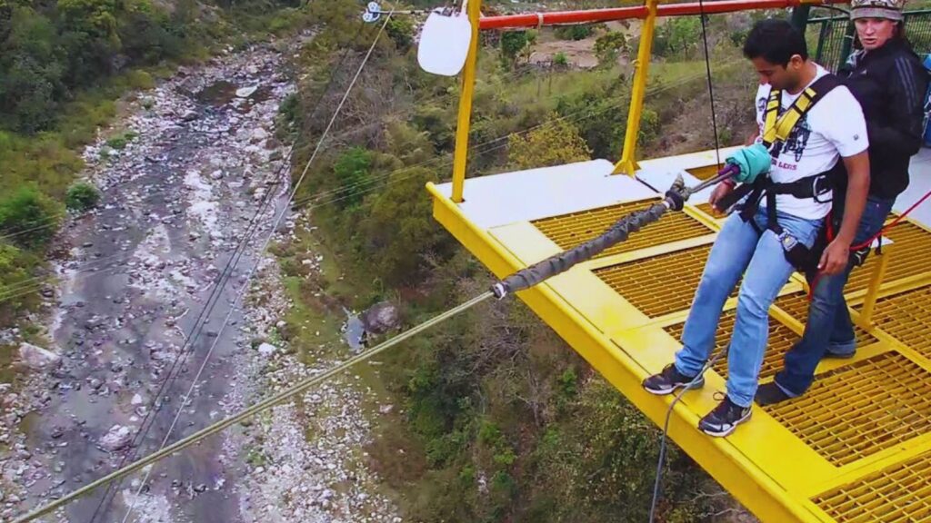 Jumpin Heights- Giant Swing in Rishikesh