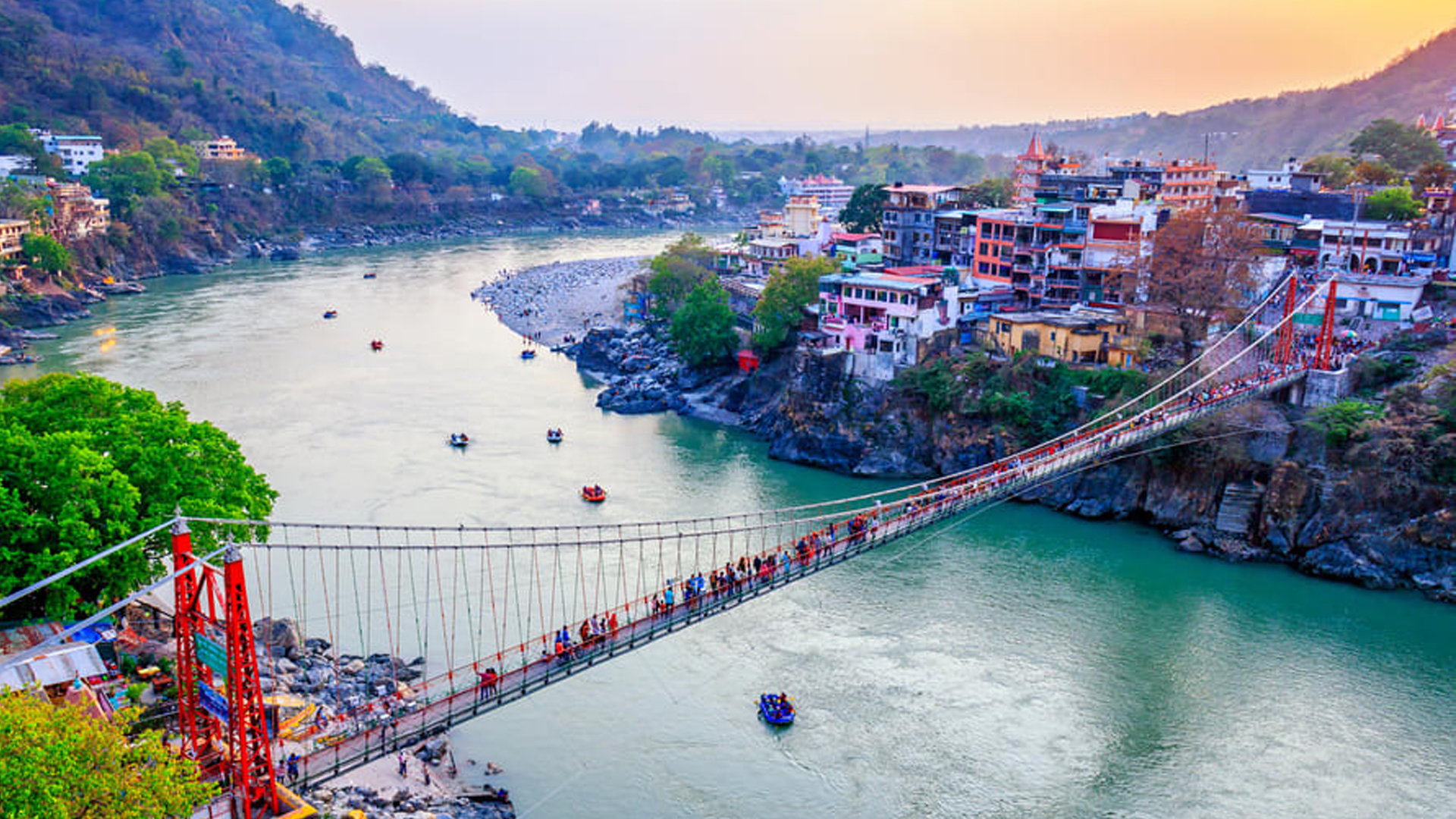 Cheap Dormitory Stay Near Laxman Jhula Bridge, Rishikesh